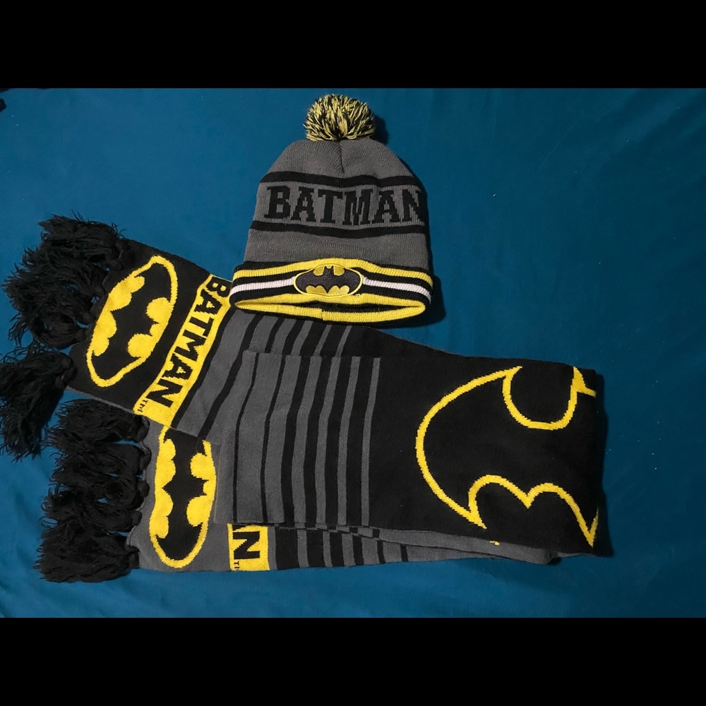 Batman beanie and scarf (boy)
